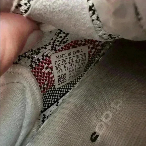 ADIDAS‎ YEEZY BOOST 350 V2 KANYE WEST ZEBRA  BLACK BELUGA SESAME size 6.5 - Picture 5 of 5